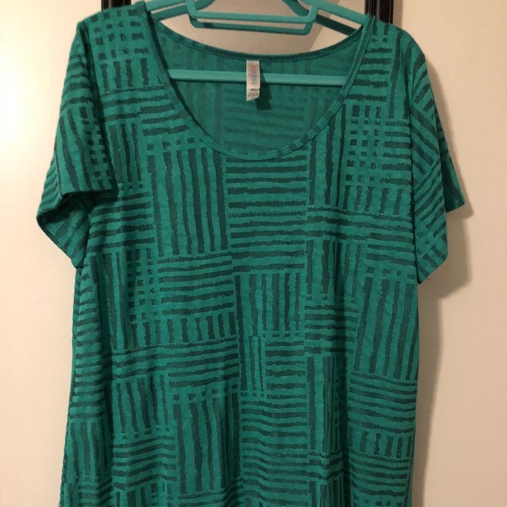 XL LulaRoe Classic T